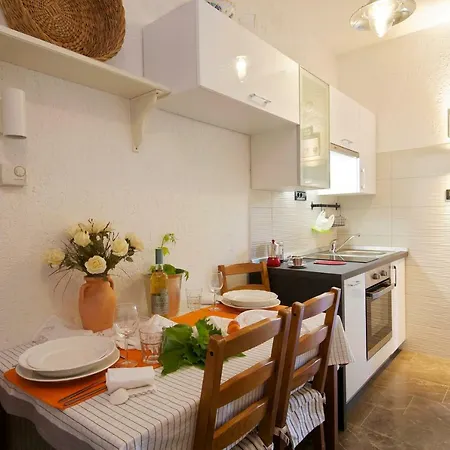 Melanija 2 Apartment Rovinj Exterior photo